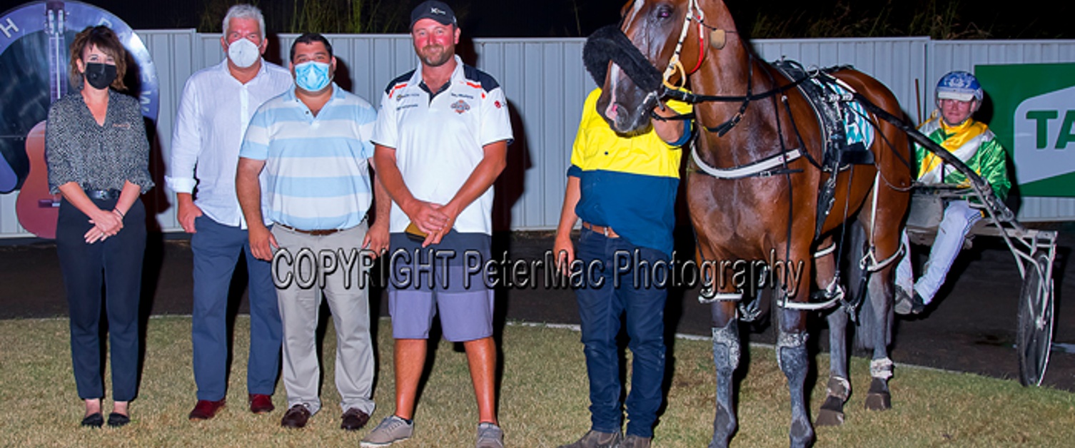 Race Meeting Report Tue 11th January 2022 - The Pub Group Gold Nugget